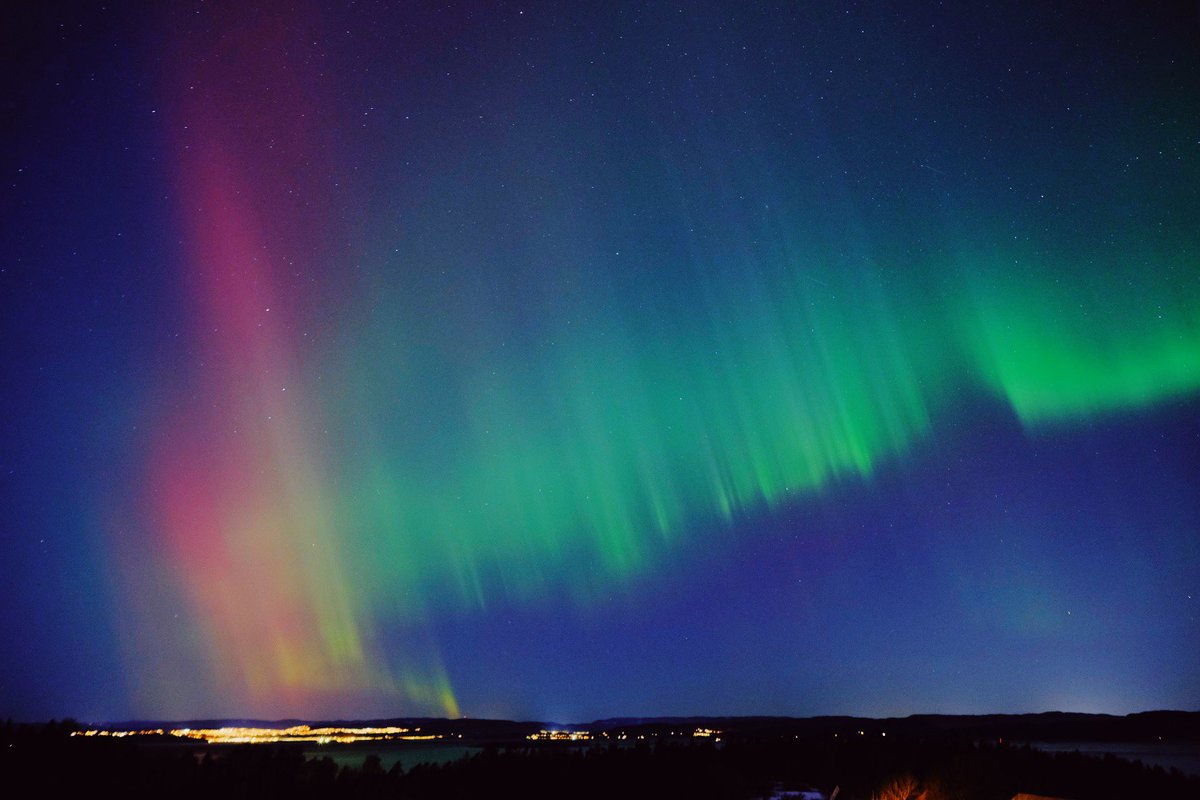 permagnar's tweet image. #Auroraborealis over Tofte!