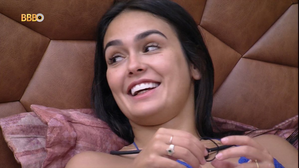 centralreality's tweet photo. Larissa dizendo que não entendeu o Nicácio preocupado com a Amanda.
Aline disse que ficou constrangida pela Amanda.
Amanda disse que não viu por maldade, pq quando ele machucou o braço ela também examinou ele. Mas que depois ele falou "Agressão é expulsão" e viu maldade #BBB23 https://t.co/QZgnmobsoY