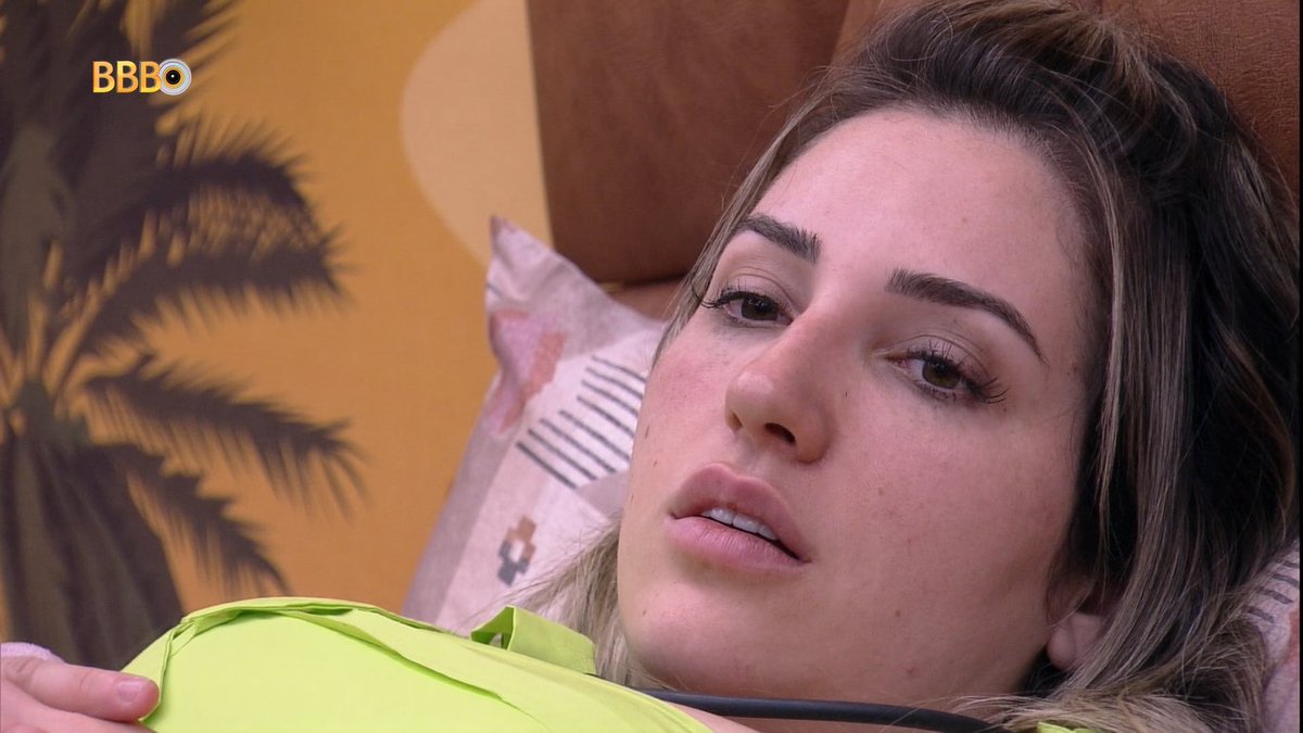 centralreality's tweet photo. Larissa dizendo que não entendeu o Nicácio preocupado com a Amanda.
Aline disse que ficou constrangida pela Amanda.
Amanda disse que não viu por maldade, pq quando ele machucou o braço ela também examinou ele. Mas que depois ele falou "Agressão é expulsão" e viu maldade #BBB23 https://t.co/QZgnmobsoY