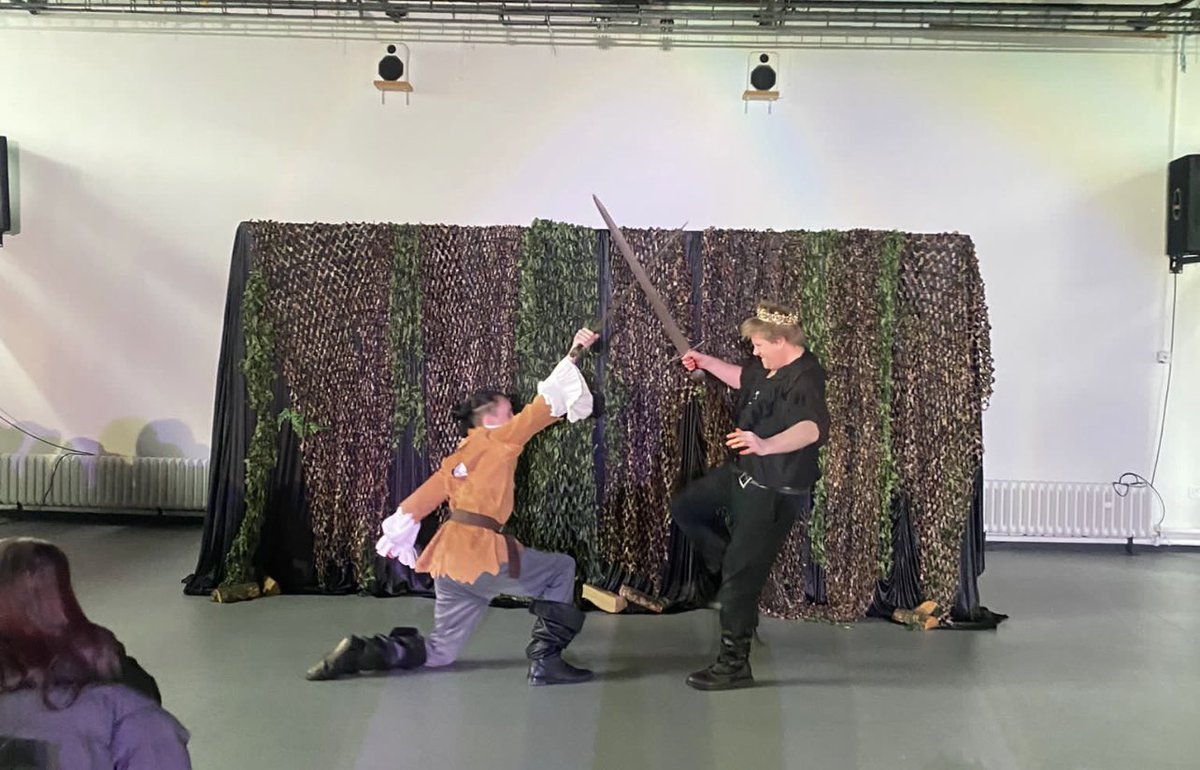 ValleyLAcademy's tweet photo. Our pupils really took to sword fighting as part of the Macbeth production. Thankfully nobody was ‘unseamed from the nave to the chaps’ #LearnLikeaStar @StarAcademies https://t.co/FsuR2iUy4k