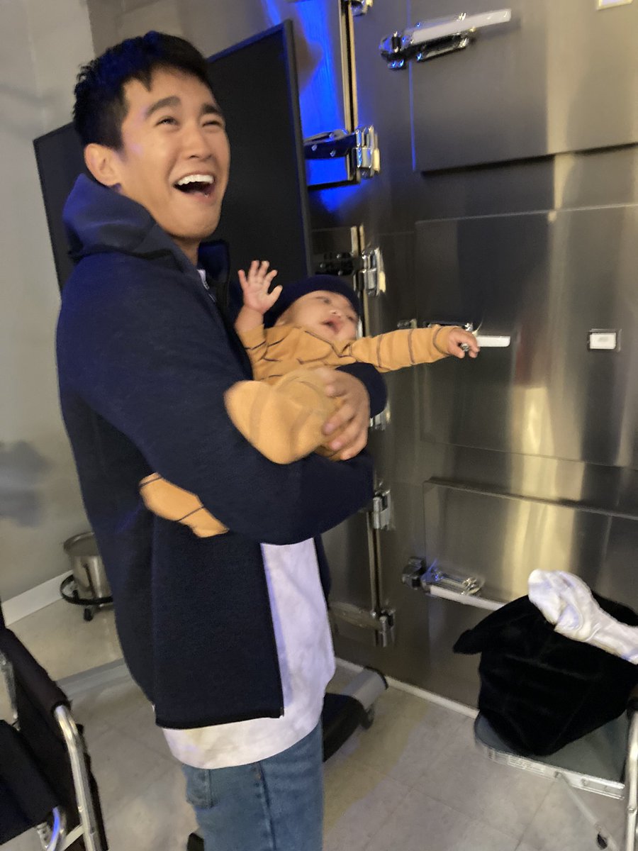 Scared for my life or brotherly love? 🤔 New EP tonight! Directed by <a href="/larryteng/">Larry Teng</a> written by @nevslin #NCISHawaii <a href="/NCISHawaiiCBS/">NCIS: Hawai'i</a>