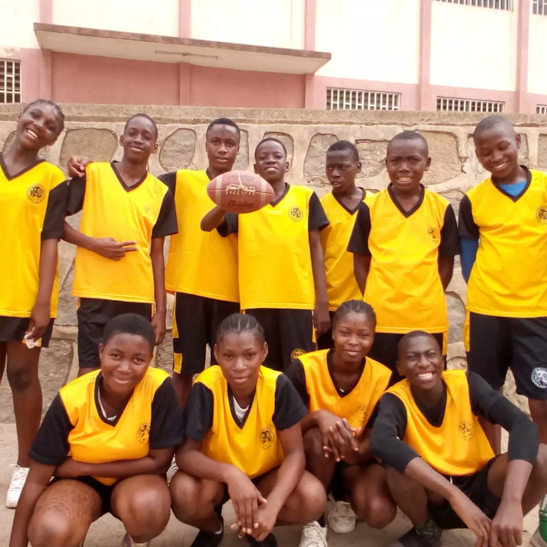 CAMERFOOTBALL's tweet photo. #cameroonamericanfootballfederation the passion for football is beyond belief, NO FLAGS, SHORTAGE OF FOOTBALLS, NO GLOVES, They're still showing up. Even the U15 girls are braving the poverty &amp; harsh living conditions to discover football. Kudos kids, God will make a way.👌🏼🏈🇨🇲 https://t.co/lGGpKOXhEu