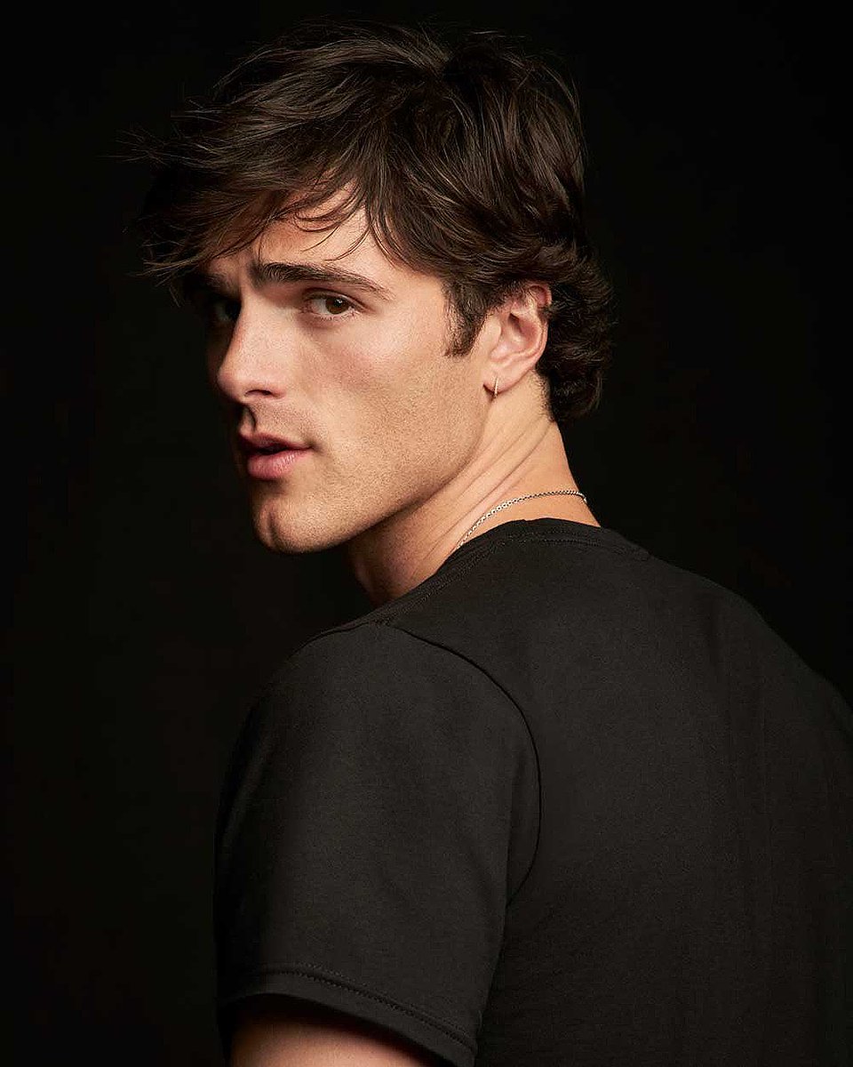 archiveselordi's tweet photo. Jacob Elordi for Boss https://t.co/YEcEuFtqzk
