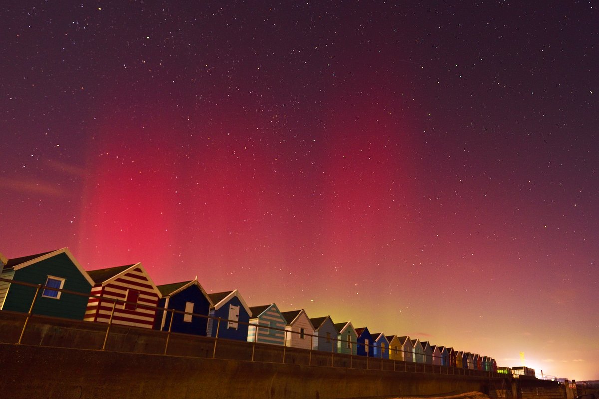Aurora borealis, Southwold, Suffolk, 27 February 2023
#NorthernLights #AuroraBorealis 
<a href="/ChrisPage90/">Chris Page - Weatherman</a> <a href="/BBCLookEast/">BBC East</a> <a href="/itvanglia/">ITV News Anglia</a>