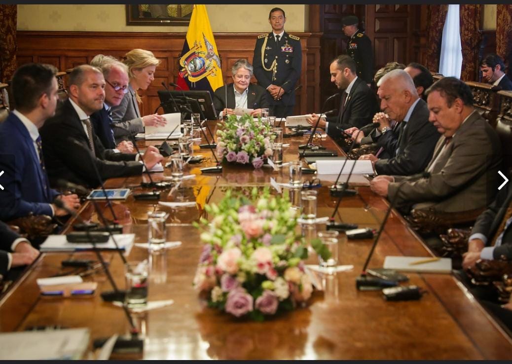 httpspbstwimgcommediaFqAh6eQXsAQVn62formatjpgnamemedium