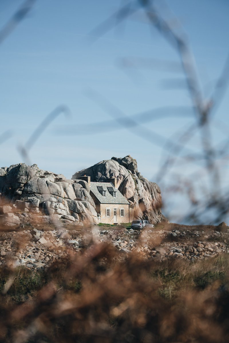 nozimages's tweet photo. Entre #shootings et #tournages, on s'est fait une petite #escapade pour recharger les batteries, mais on n'a pas lâché l'appareil #photo ! 📸
On vous amène avec nous en #Bretagne sur la côte nord pour une grande bouffée d'air marin dans un petit coin de paradis : #Plougrescant🤩 https://t.co/vkEx2nIkcP