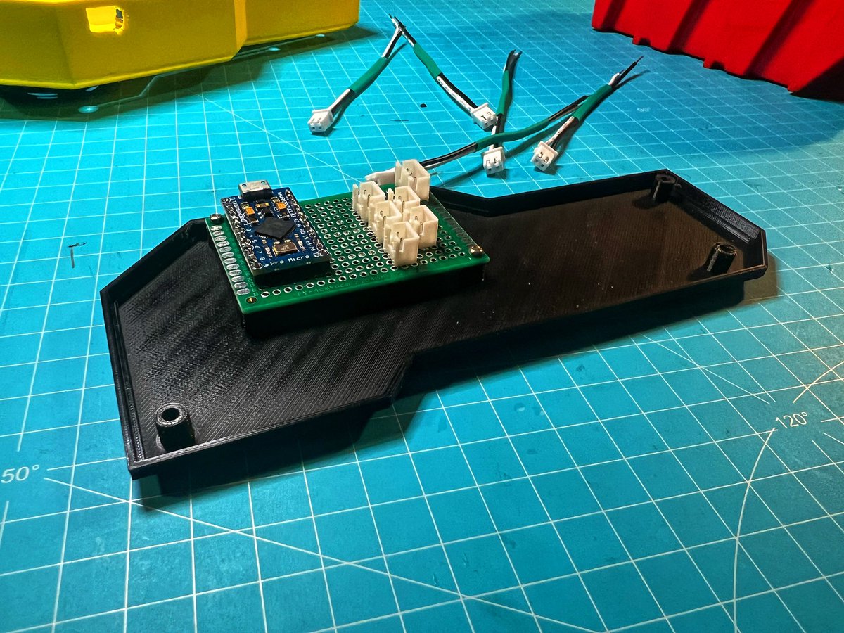 uselessinventor's tweet photo. Made good progress today. The Deck is down to wiring and coding it. So looking forward to sharing the full product.
#arduino #streamdeck #robotics #maker #3dprinting #electronics https://t.co/w1zhxhBTI0