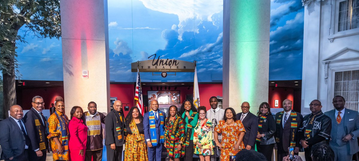 repnichols's tweet photo. I’m so grateful to know and serve the great State of Illinois with these leaders! Thank you to @ilbcf for this picture.
#BlackHistoryMonthSoiree
#ILBCF
#wedothework https://t.co/BJb1u97vN1