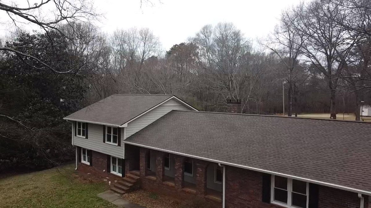 ProShieldGA's tweet image. 🌧Rainy days don&apos;t stop the Pros🌧

A big thanks to Mrs Todd out in Watksinville for closing us on her Roof and Gutters.  It took about 2 months to work through the process but here we are!

ProShield Roofing
info@proshieldroofing.net
678-722-8904