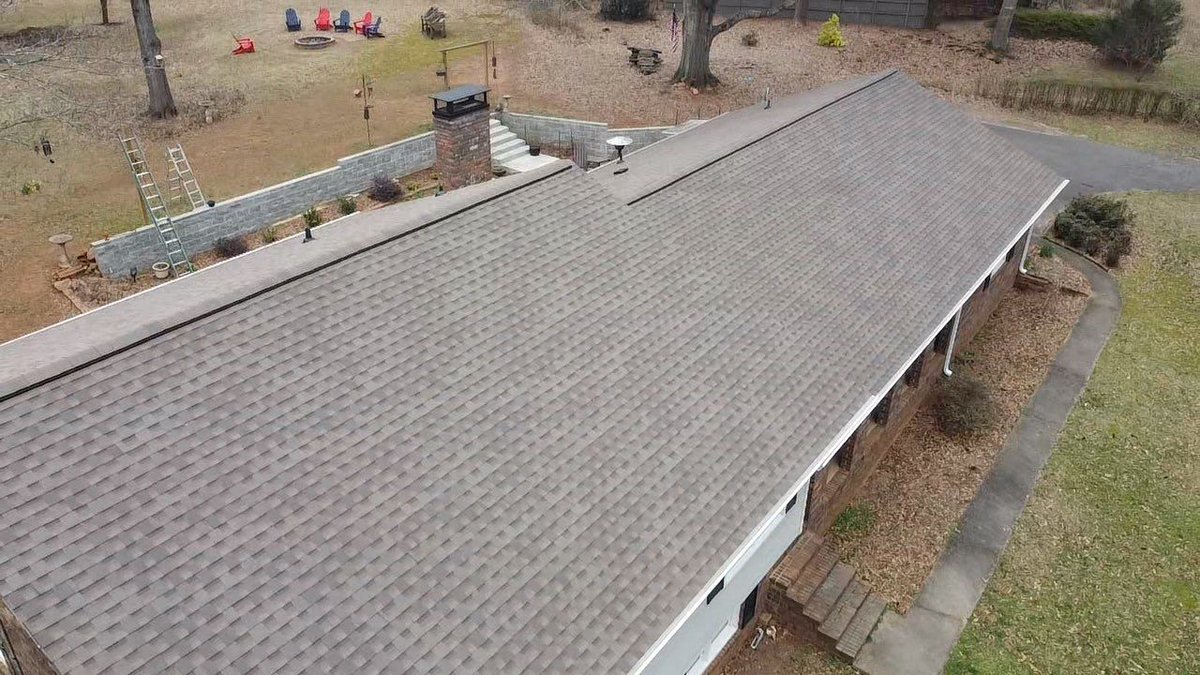 ProShieldGA's tweet image. 🌧Rainy days don&apos;t stop the Pros🌧

A big thanks to Mrs Todd out in Watksinville for closing us on her Roof and Gutters.  It took about 2 months to work through the process but here we are!

ProShield Roofing
info@proshieldroofing.net
678-722-8904