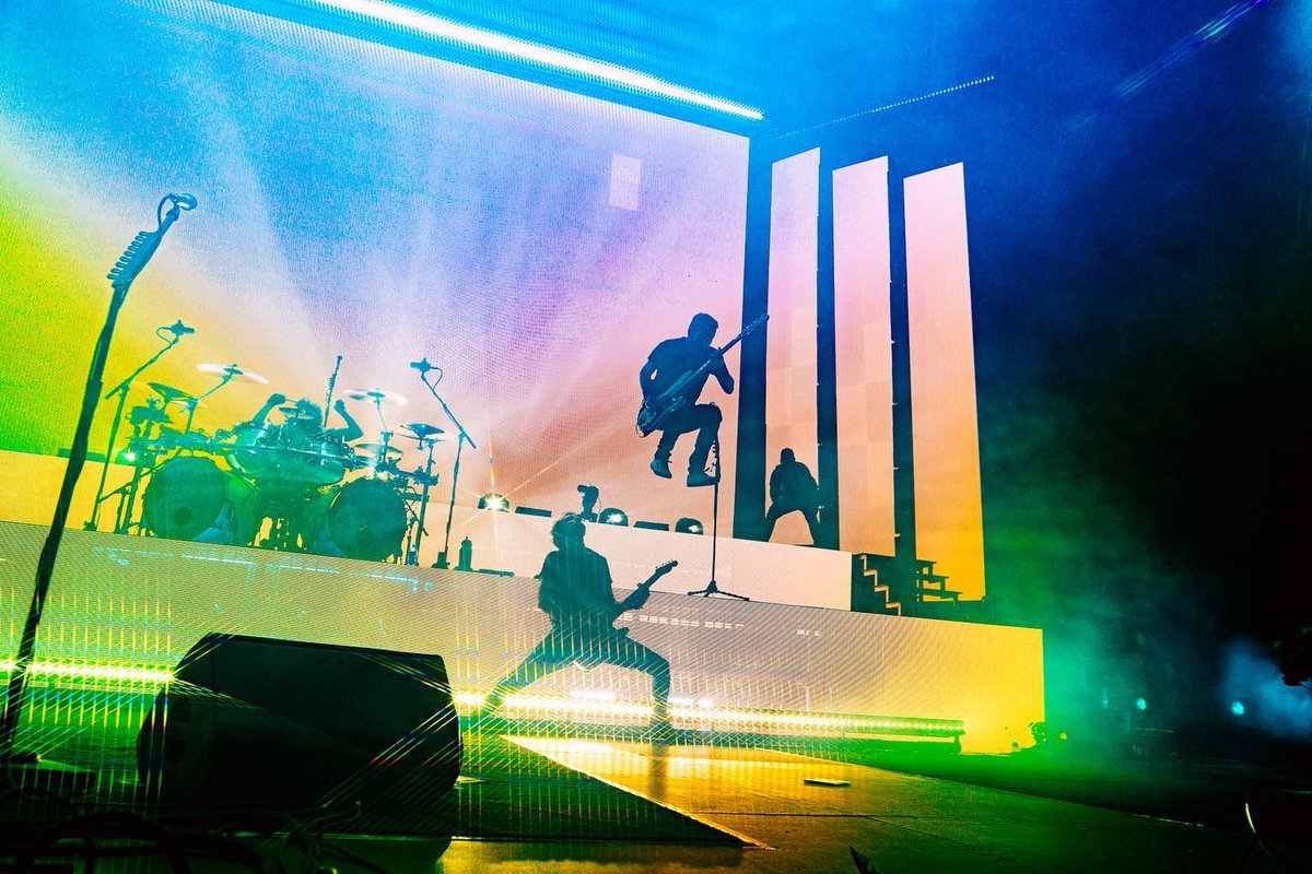 ryanCRASHBURN's tweet photo. Gojira live in Paris - Wrapped. One of the smoothest and best feeling shoots of all time, surrounded by legends. What a team. The word is out who you call when you need the cinematic approach adopted... #CBFU. Photos by Errick Easterday 🔥 https://t.co/qZ3e0JQoSu
