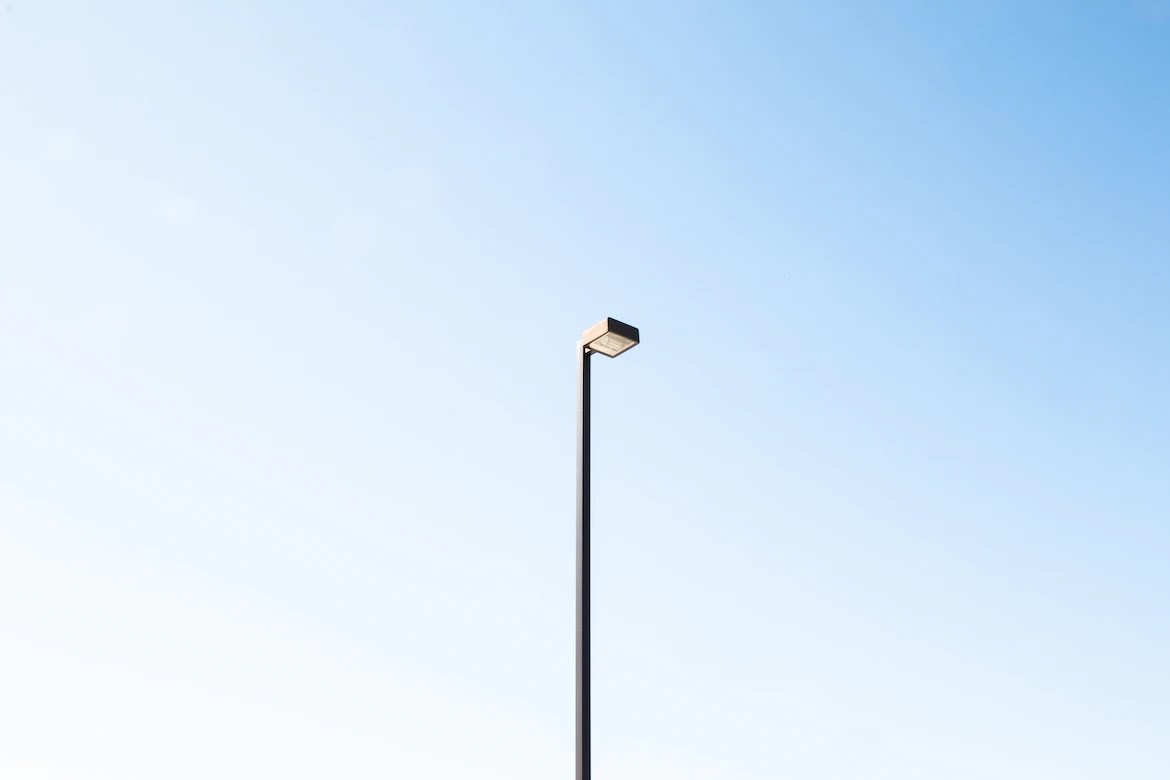 Gyoo_masa's tweet image. 💬「これでこの値段なんだ！？」

などの話を聞きますが、シンプルすぎるデザインが、あたかも簡単に作られたかというと大間違いです。

デザインは【足す＋】のは簡単。
【削る−】ことが難しい。
#今日の積み上げ
#駆け出しwebデザイナーと繋がりたい