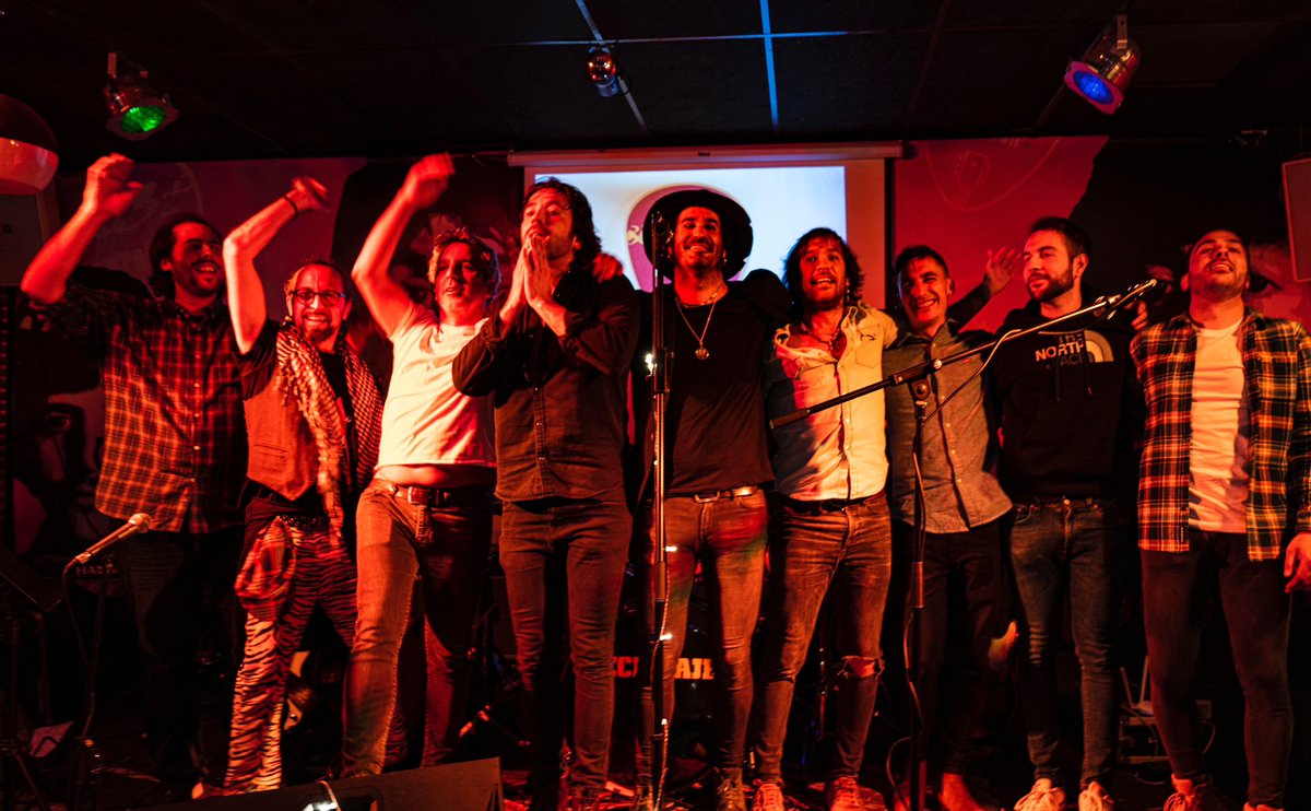 ReciclajOficial's tweet photo. ¡Y arrancó la gira!
Vaya fuego el del sábado amigos. Castellón nunca falla!
Gracias por los bailes, los cantes y el aguante. Los mejores y punto!
#reciclajeoficial #magicotour #degira #magico #castellon #rocknroll #todalaonda #musicaendirecto #setlist #nosvemosenlassalas https://t.co/Sl3ByTV6Kc