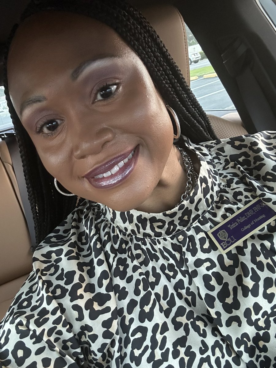 FullerTorica's tweet photo. The SMILE of spending a WONDERFUL day with ECU NP students!!!! #GrateFUL #ECUPirates #TeachONEReachONE #ECUDNP #ProfessorFuller 😁😁💜💜💛💛😁😁 https://t.co/U2N6QYpjq9