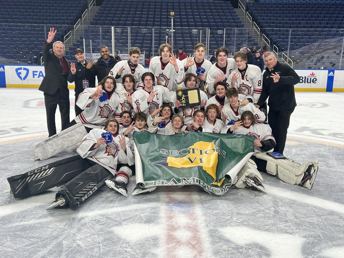 Congratulations @SpartansVHockey! @SectionVI Division 2 champs! 8-3 win over Niagara Wheatfield. @StarpointCSD @NYSPHSAA @GNN_Sports_ @bufnewspreptalk #HailStarpoint #OneStarpoint