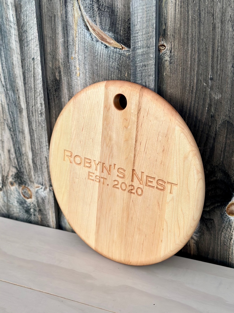 BirchBarnDesign's tweet image. One board. Two different looks. Infinite ways to personalize.

#madetoorder #customizedforyou #engravedgifts