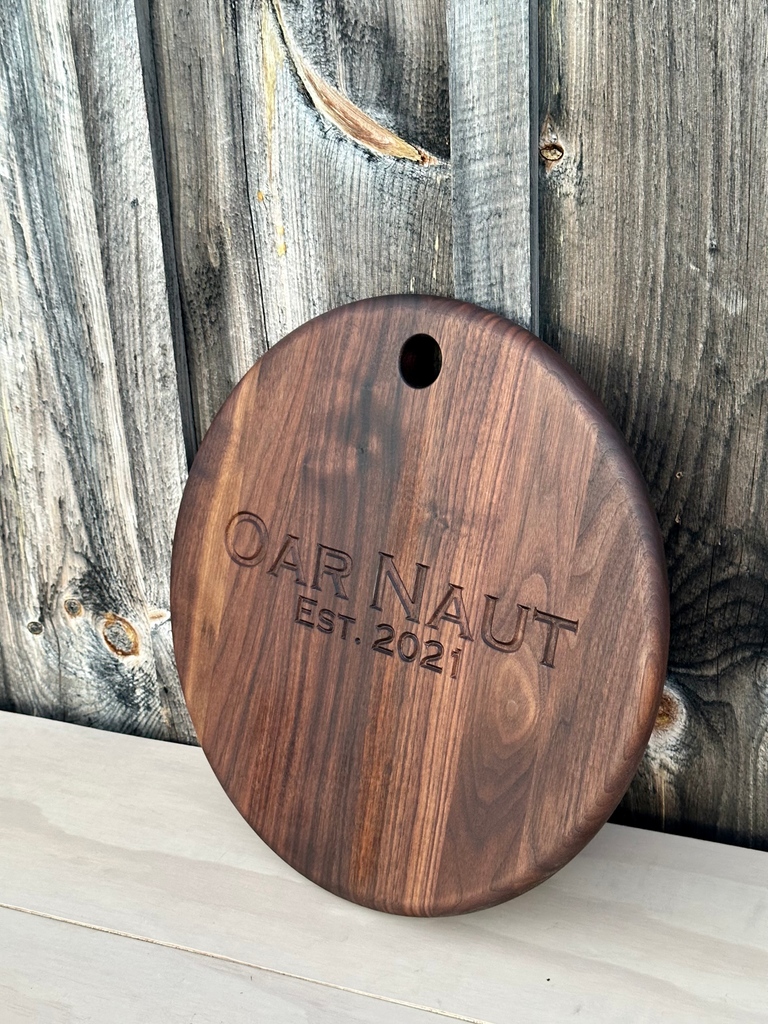 BirchBarnDesign's tweet image. One board. Two different looks. Infinite ways to personalize.

#madetoorder #customizedforyou #engravedgifts