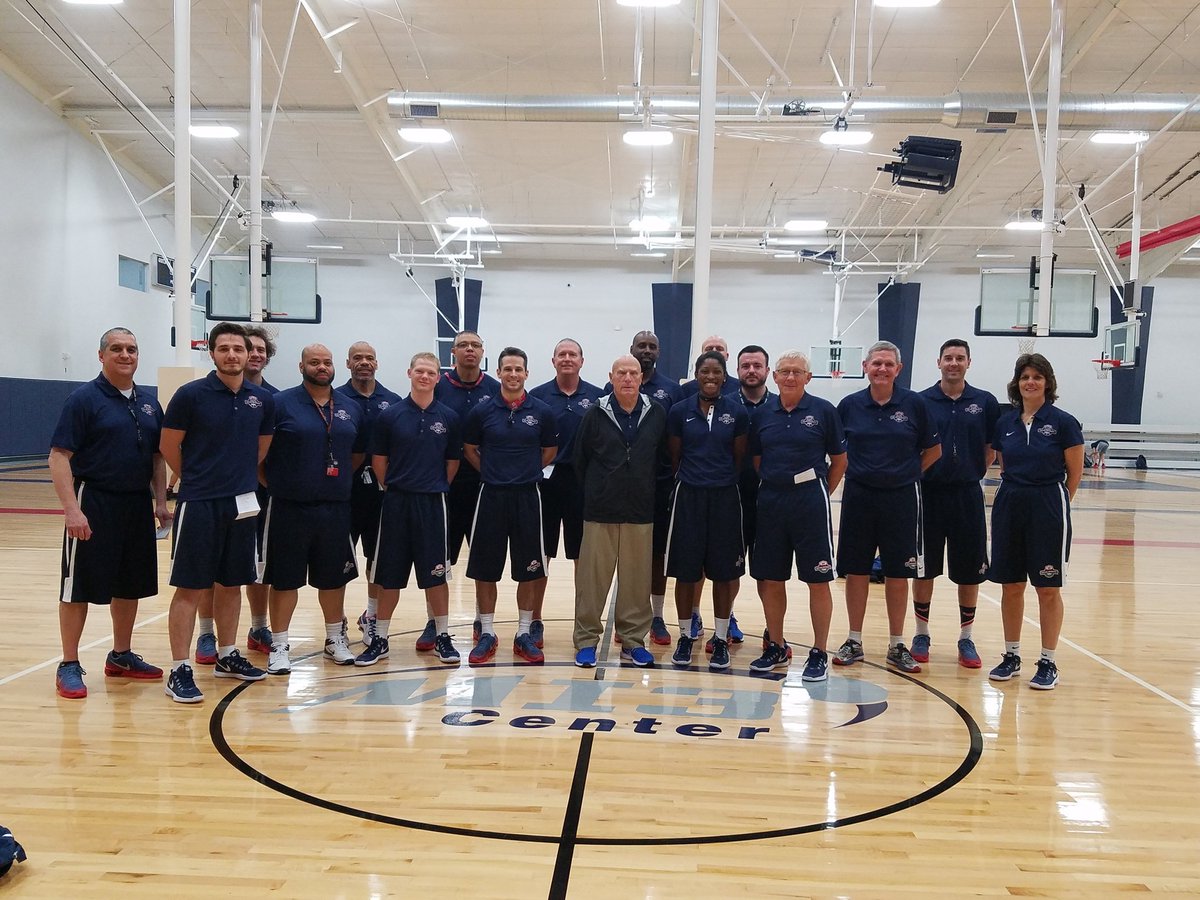 GameShotsBB's tweet photo. Rule Of 2:
2 minutes to teach you
2 weeks for you get good at it
2 months for you to use it
-Tates Locke
#PlanYourProcess #GrowTheGame @USABYouth https://t.co/7Xs4I0k4HG