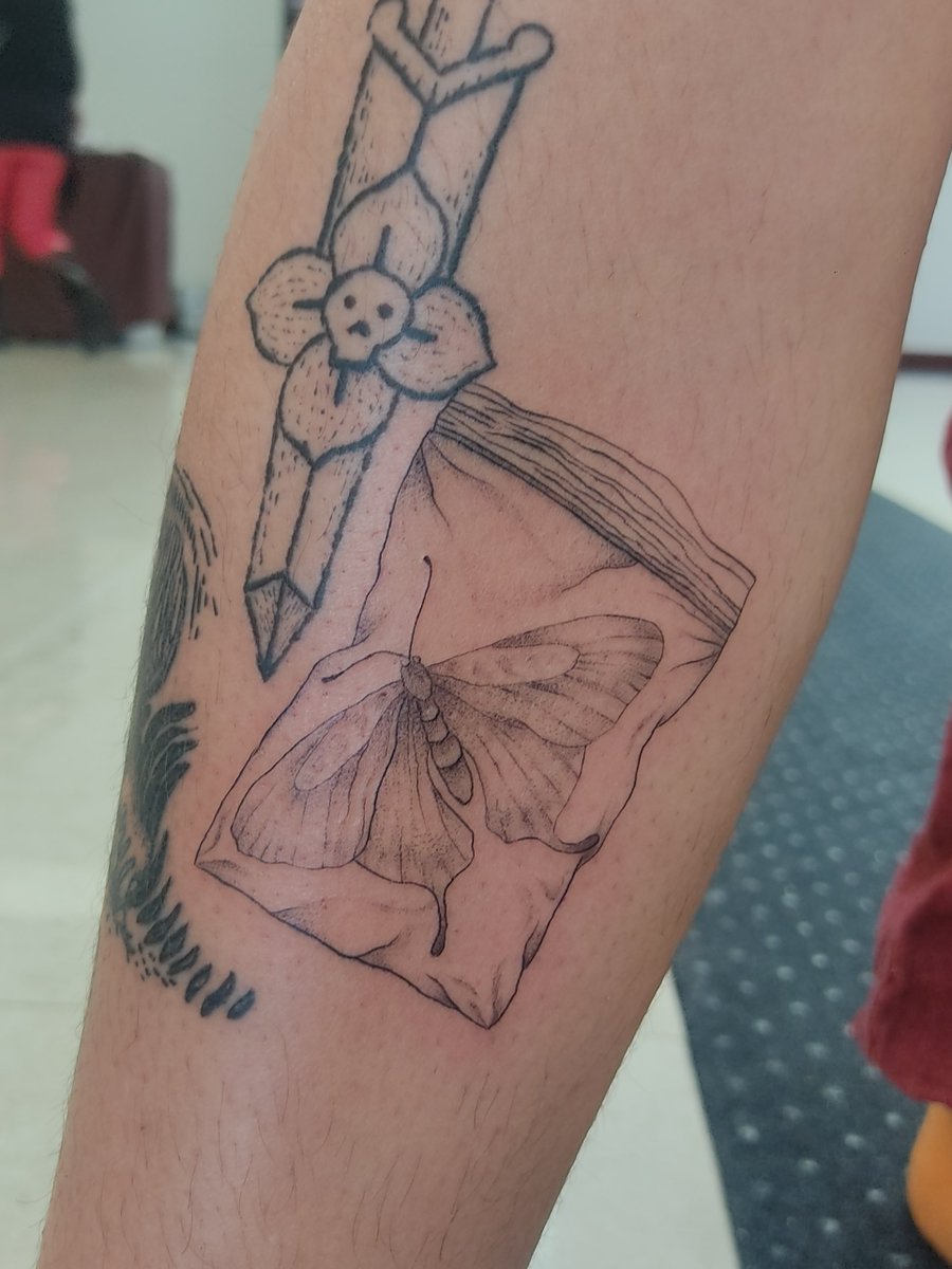 ines_015's tweet photo. Agenda aberta de abril e março!
Para marcações mp!! 
Follow me on insta @ scars_tatto https://t.co/RkI7m368yM