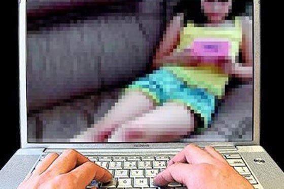 SIN24Horas's tweet photo. Detienen a un hombre con más de una tonelada de pornografía infantil en EEUU. 

#noticiassin #EEUU #Pornografíainfantil  

https://t.co/86mttZhef4 https://t.co/RR33E39KjM