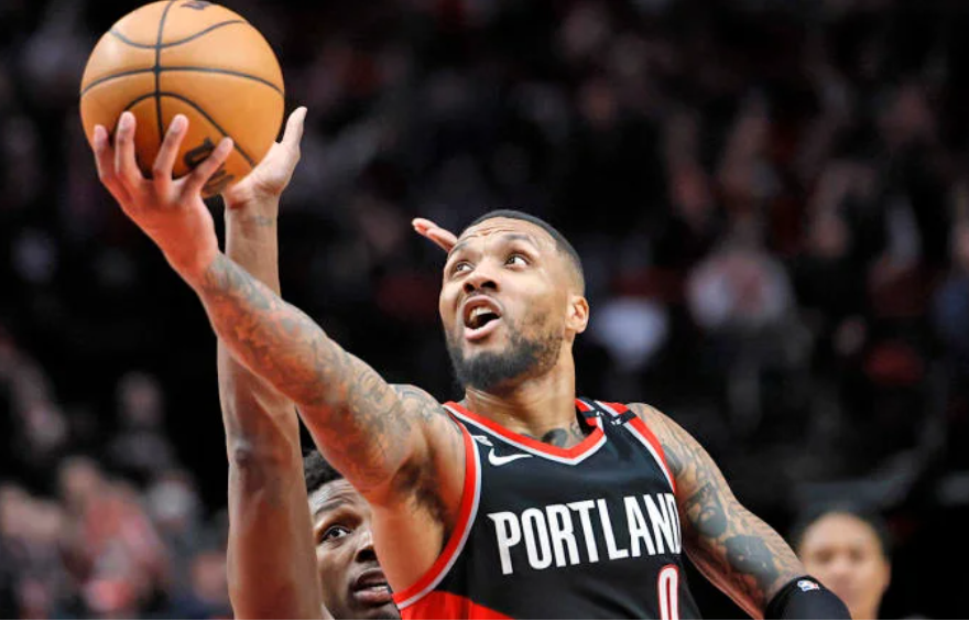 AthenaMonero's tweet photo. Damian Lillard is quietly becoming one of the greatest scorers in NBA history #sports #nftsportscard https://t.co/8rODvC1PwJ