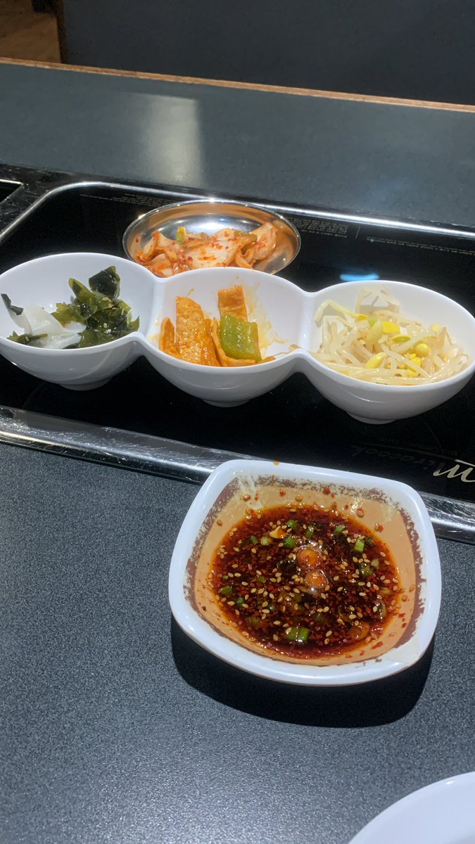 beingdrmallare's tweet photo. Update the banchan has arrived to the table https://t.co/SSoDnK0FLx