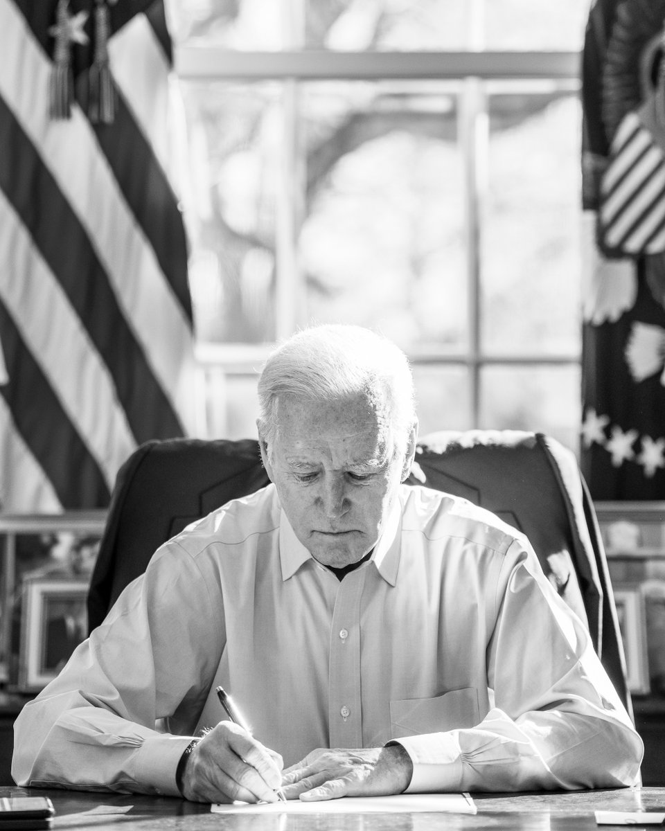 WhiteHouse46's tweet image. From locking in savings on health care premiums to making common preventive vaccines free for seniors with Medicare prescription drug coverage, President Biden is bringing down medical costs for millions of Americans.