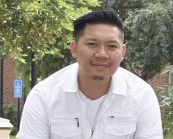 henrykleeKTVU's tweet photo. “The person who did it just senselessly took his life away.” Family of man shot dead after leaving a restaurant in Oakland’s Chinatown speaks out. @oaklandpoliceca also investigating 3 other shooting deaths since Fri night. @CHP_GoldenGate probing another. 4,5.6,7 p.m. @KTVU https://t.co/TcXKKvVUyI