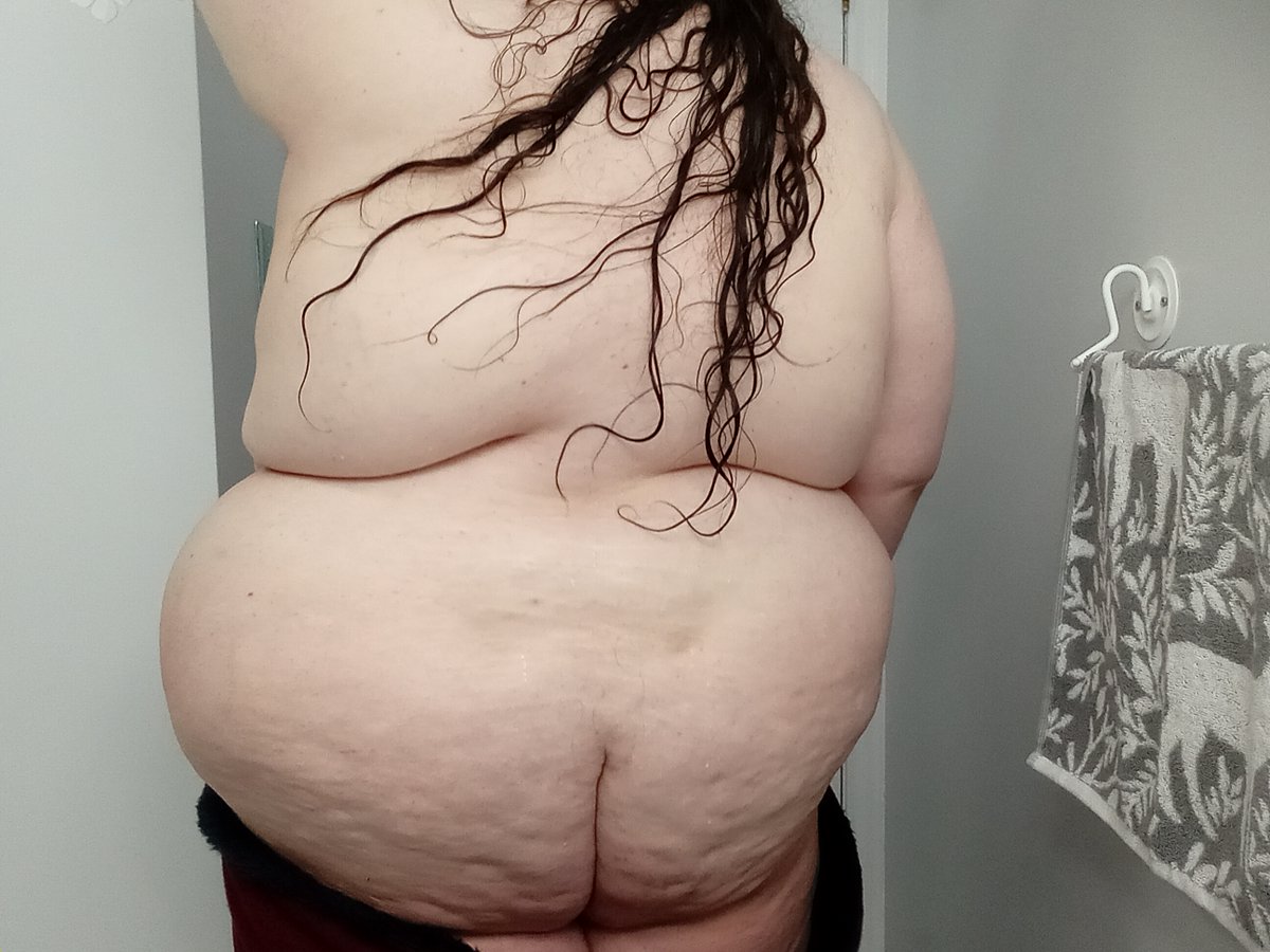 questionablered's tweet photo. (2/2) then again maybe my ass is also very large

(posted early on the onl*fans) https://t.co/aXPMSXjUqw