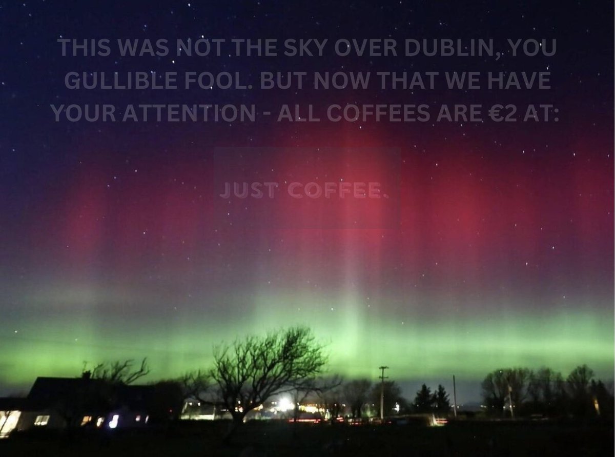The sky over Dublin tonight was just soooo beautiful! #Auroraborealis #NorthernLights #Ireland