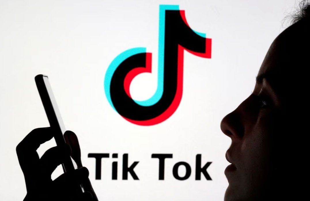 🇨🇦 | LO ÚLTIMO: Canadá anunció la prohibición de la aplicación de redes sociales china TikTok en dispositivos emitidos por el gobierno, dice que presenta un nivel de riesgo "inaceptable" para la privacidad y la seguridad, lo que se suma a la creciente brecha entre la dos países.