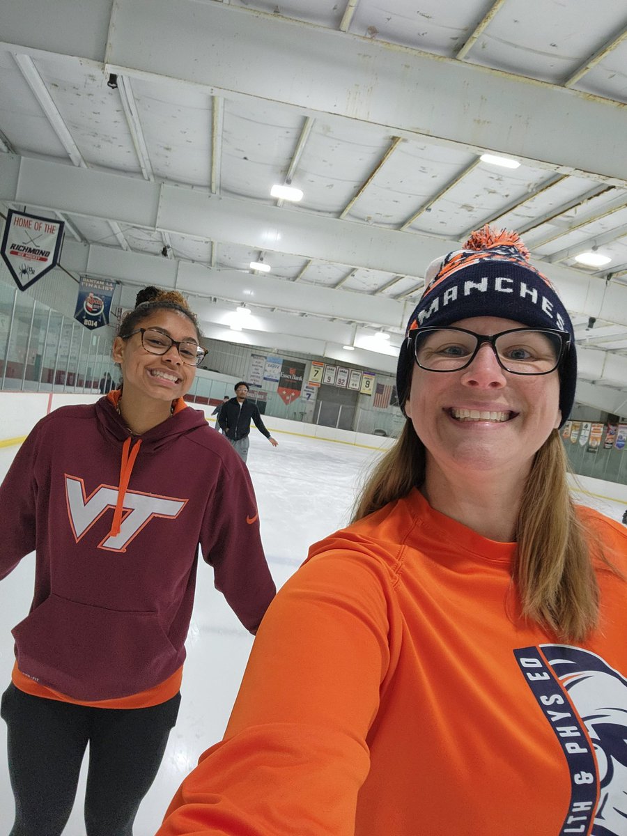 MHS_HPE_DE's tweet photo. Thank you @richmondicezone for letting our Life Fitness class come and skate today!!! We had a blast ⛸️🏒 #LancerFit #L4L @CCPSHPE @APHicksMCHS @MHSLancers https://t.co/hpVspREsMx