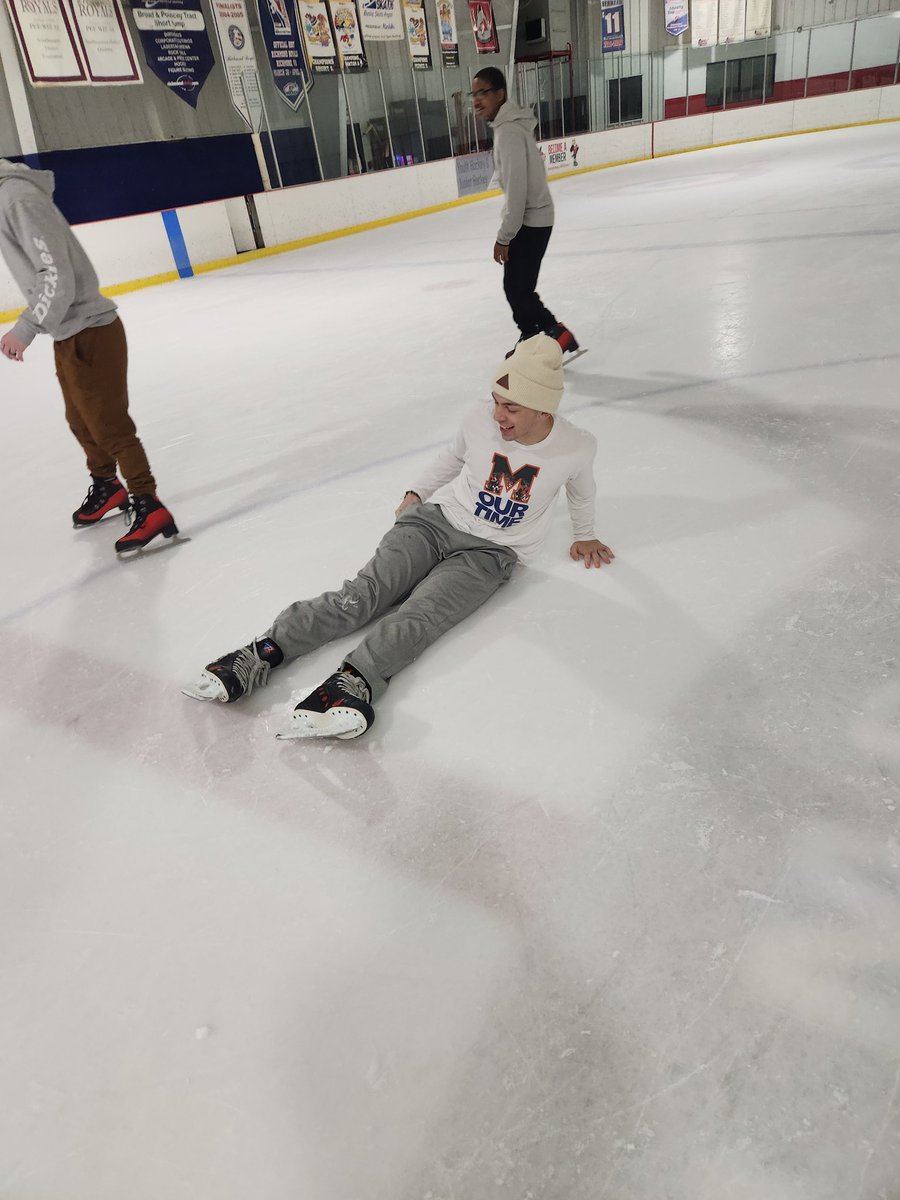 MHS_HPE_DE's tweet photo. Thank you @richmondicezone for letting our Life Fitness class come and skate today!!! We had a blast ⛸️🏒 #LancerFit #L4L @CCPSHPE @APHicksMCHS @MHSLancers https://t.co/hpVspREsMx