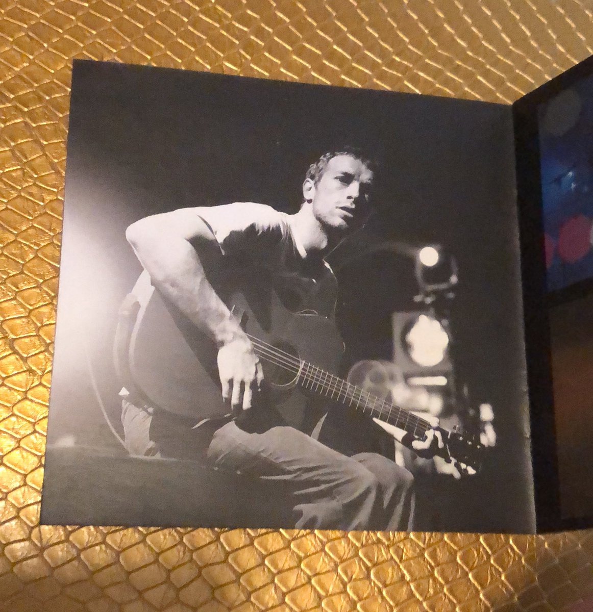 a_separate_jeff's tweet photo. 🚨 COLDPLAYER GIVEAW4Y 🚨 

Coldplay Live 2003 DVD/CD

I found it today! 

Used (but great condition). Booklet is amazing too.

I’ll ship it anywhere 🌍 

just like or rt :)
Winner announced Mar. 1 @ 12:00 GMT-07 https://t.co/0Ckc8fkIJJ