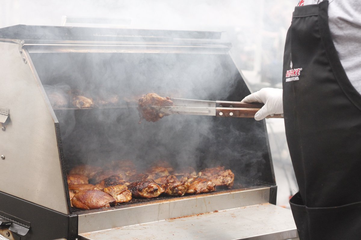 hastybakegrills's tweet photo. Nothing better than a cooker full of chicken! ππππ₯
#HastyBake #hastymakesittasty #gowithhb #chicken #grilling #cookout #smoking #smokebakesear #charcoalgrill https://t.co/5Ptcv4zOGk