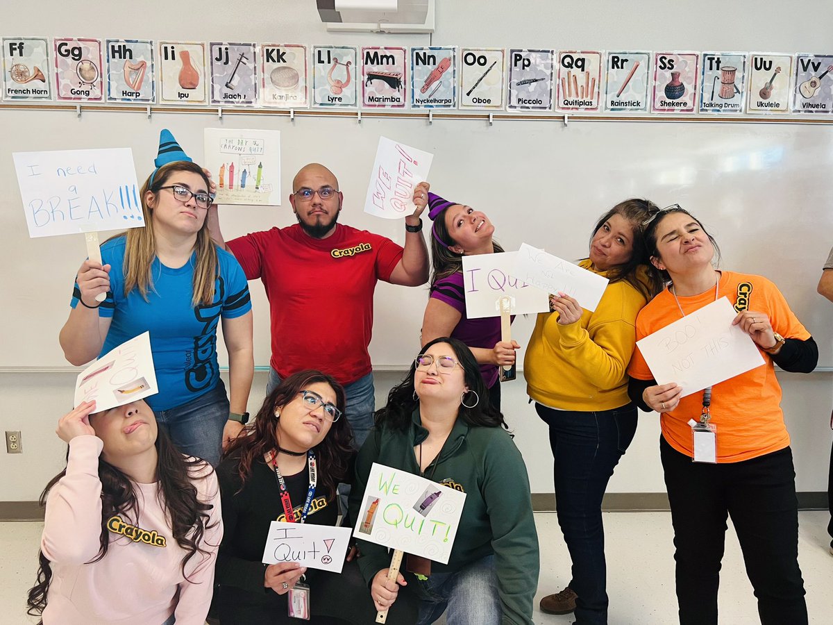 __CGarcia's tweet image. The Day 5th Grade Quit… I mean, the crayons! 🤨 Day 1 of Reading Across America! ❤️📚🐛 #MRE #TeamSISD 💜🧡