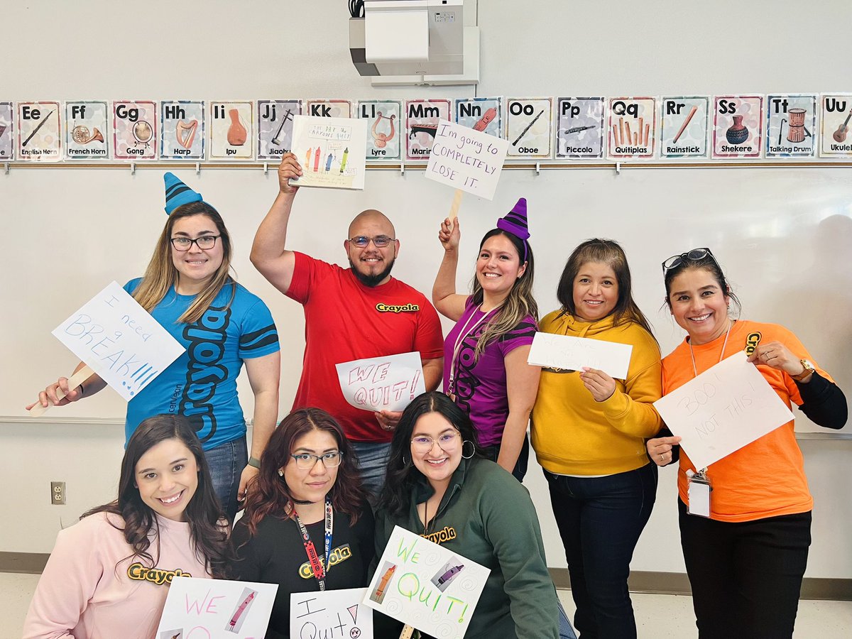 __CGarcia's tweet image. The Day 5th Grade Quit… I mean, the crayons! 🤨 Day 1 of Reading Across America! ❤️📚🐛 #MRE #TeamSISD 💜🧡