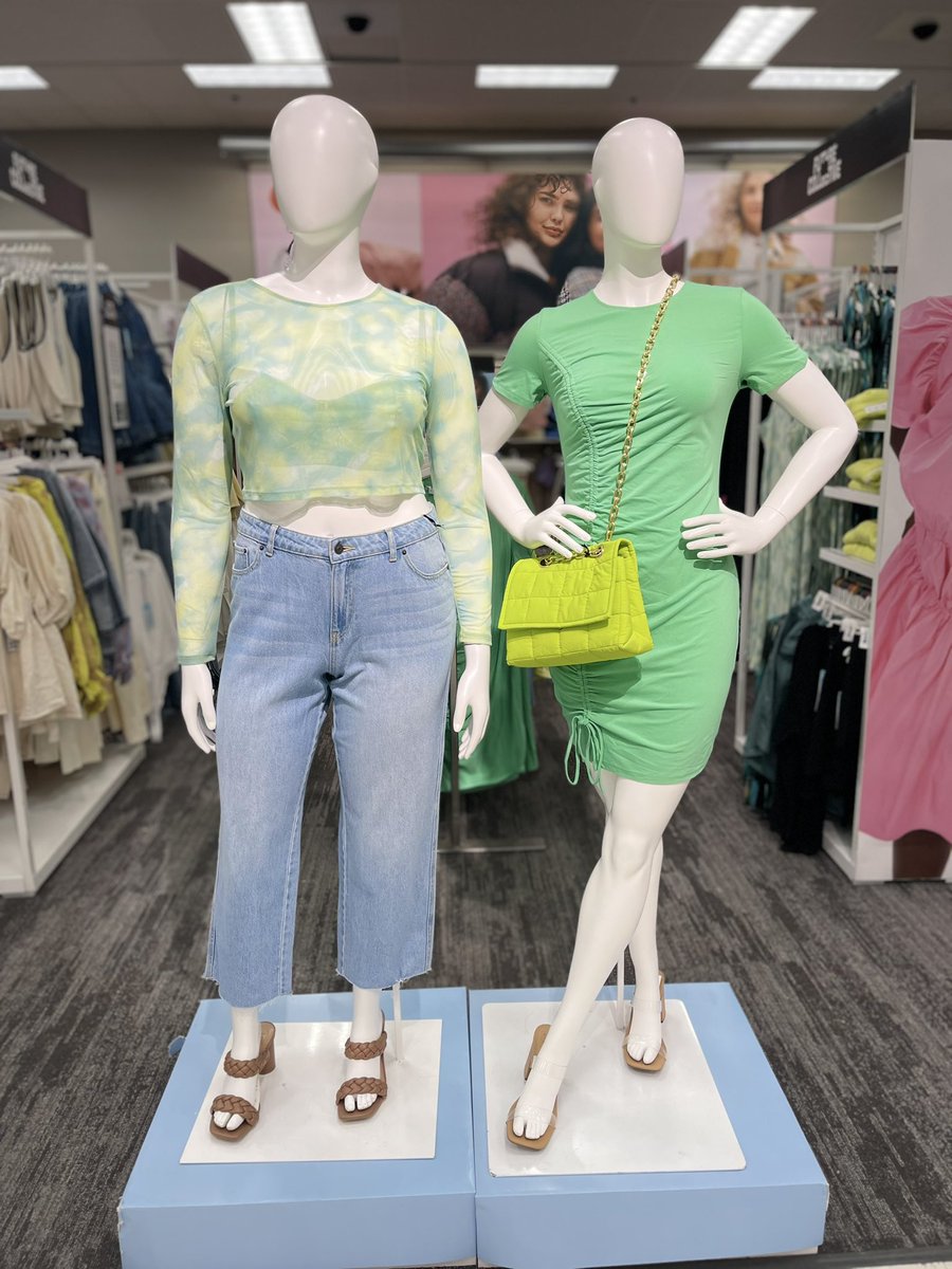 MaySandlin11's tweet photo. Future Collective refresh✨💚✨💛 #target #visualmerchandiser #futurecollective #gabriellajohnson @Alyssa_D_Miller @emily69716809 https://t.co/xFlusRCkVs