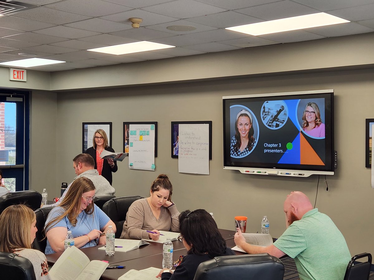 Fighting_Kiwi's tweet photo. Yes we can! Piedmont admin and teachers learning and growing together! Improving how we serve kids.
@SolutionTree 
#yeswecan
#doingtherightwork https://t.co/59o57VLqCh