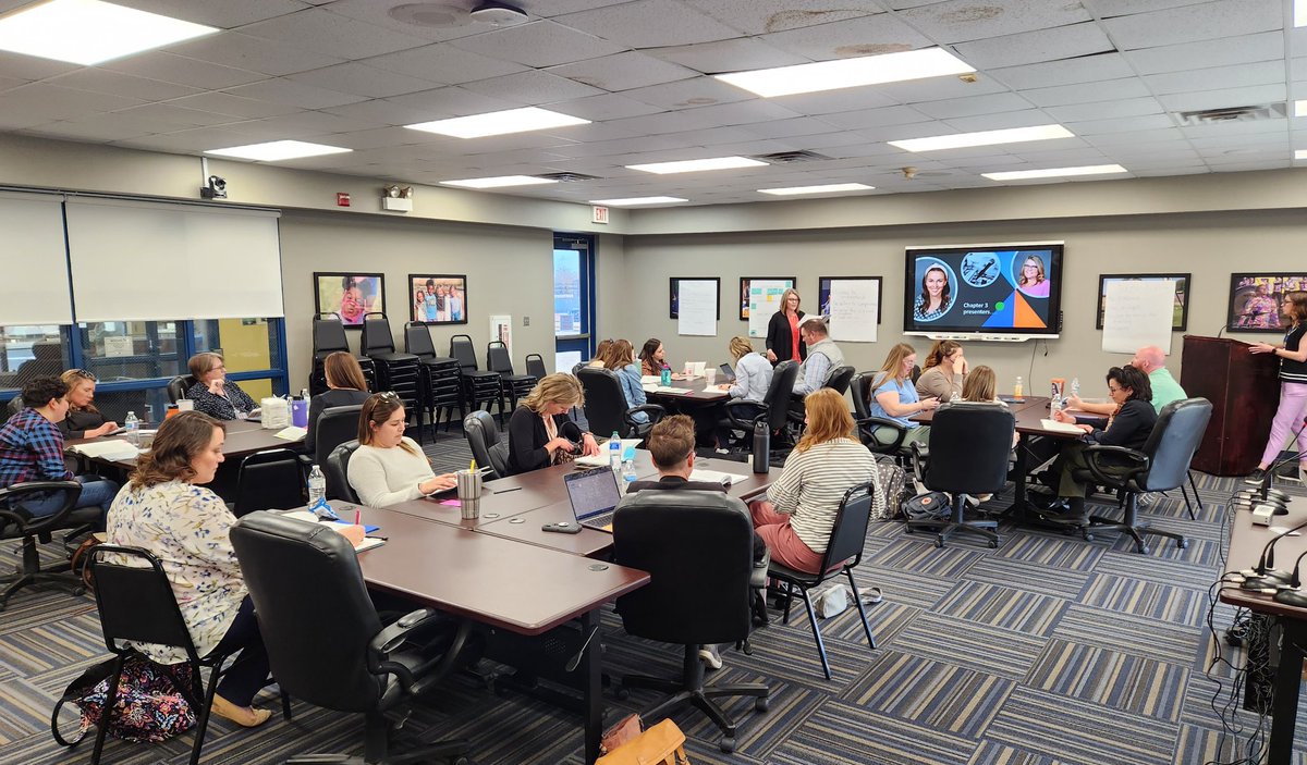 Fighting_Kiwi's tweet photo. Yes we can! Piedmont admin and teachers learning and growing together! Improving how we serve kids.
@SolutionTree 
#yeswecan
#doingtherightwork https://t.co/59o57VLqCh