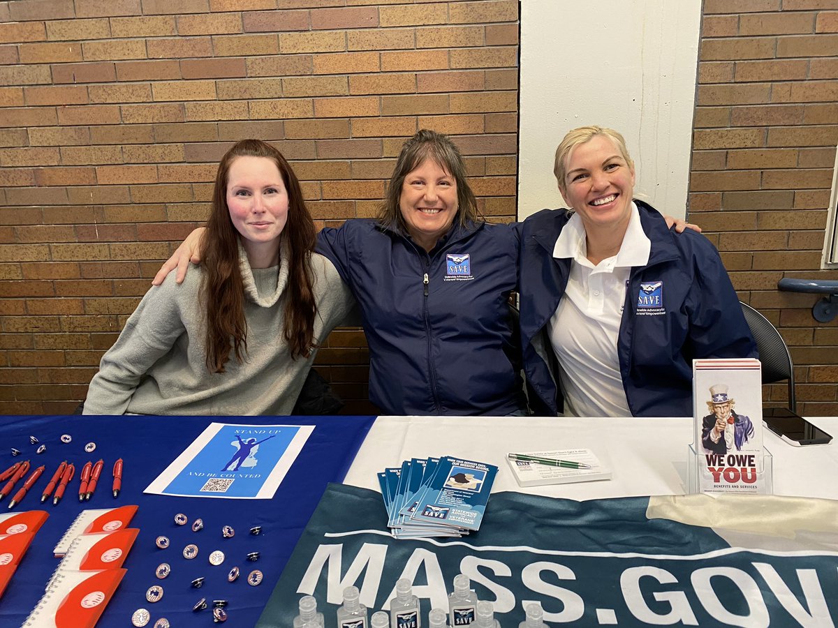 TY @ThunderbirdsAHL for hosting us on Military Appreciation Night! 🏒🫡 @MassDVS Sec. Poppe, our Women Veterans’ Network, & our SAVE team had a great time meeting members of our #veteran community & letting them know all the benefits & resources available to them 🇺🇸