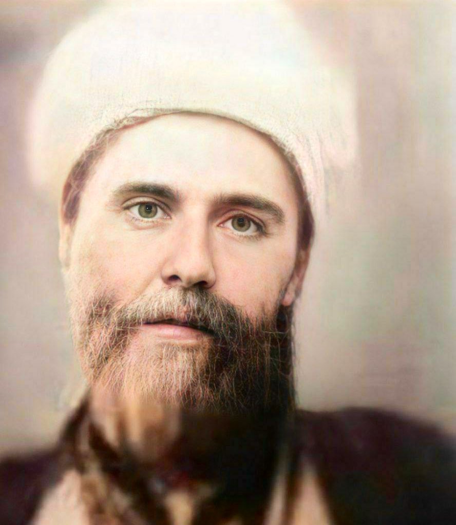 Rahma_aaw's tweet photo. 🔸 مادام العبدُ مشتغلاً بطاعة الله و معرفة عيوب نفسه و ترك مايُشين في دين الله  فهو بمعزل من الآفات  خائض في بحر رحمة الله  يفوز بجواهر الفوائد من الحكمة و العرفان

 و مادام ناسياً لذنوبه  جاهلاً لعيوبه راجعاً إلى حوله و قوته، لايفلحُ إذاً أبداً🔸

📌ميرزا جواد الملكي التبريزي https://t.co/T43hVTwwUm