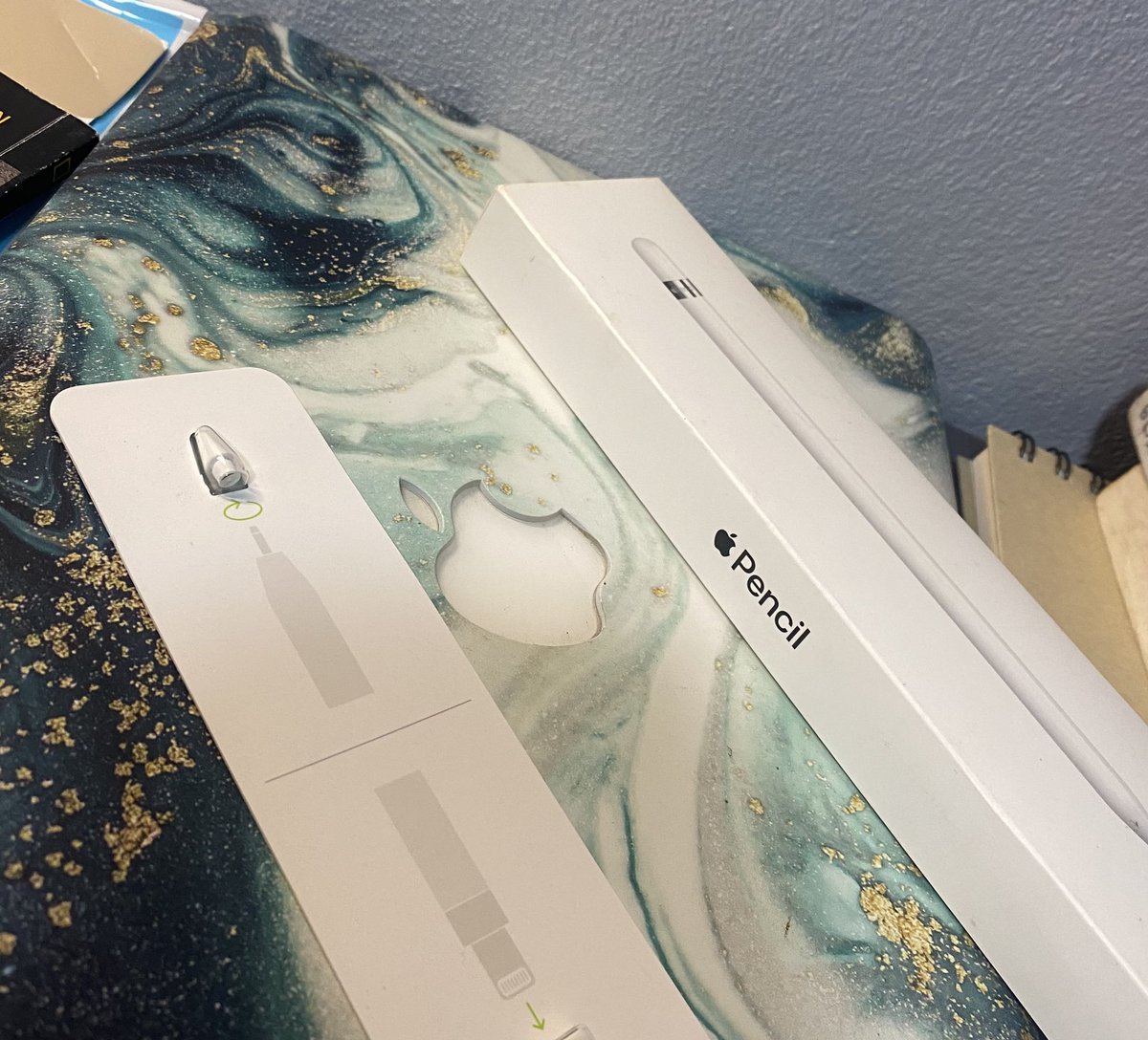 usedbying's tweet photo. ส่งต่อหัวปากไอแพด apple pencil แท้จากกล่อง ไม่เคยใช้งานเลย ขอส่งต่อ230รวมส่งงับ สนใจเดมมาเลย  🍎#หัวปากกาipad #ปากกาไอแพด #หัวปากกาไอแพด #ปากกาไอแพดมือสอง #ส่งต่อไอแพดมือสอง  #ส่งต่อapplepencil #หัวapplepencil https://t.co/iUwTjfHarC