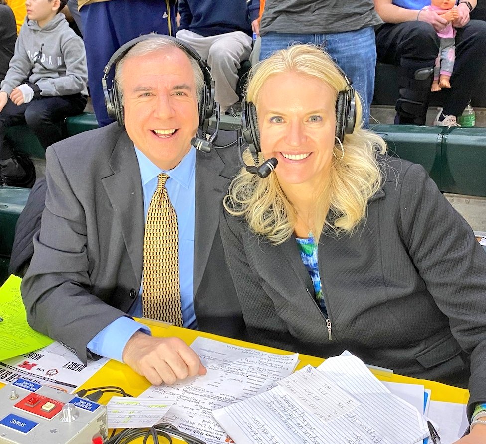 Had a great time calling the Fremd Girls 4A Supersectional with Patricia Babcock McGraw tonight. @HerseyGirlHoops knocked off <a href="/MaineSouthGBB/">Maine South Girls' Basketball</a> 66-61. <a href="/katyeidle/">Katy Eidle</a> had a game high 28 pts. for Hersey.