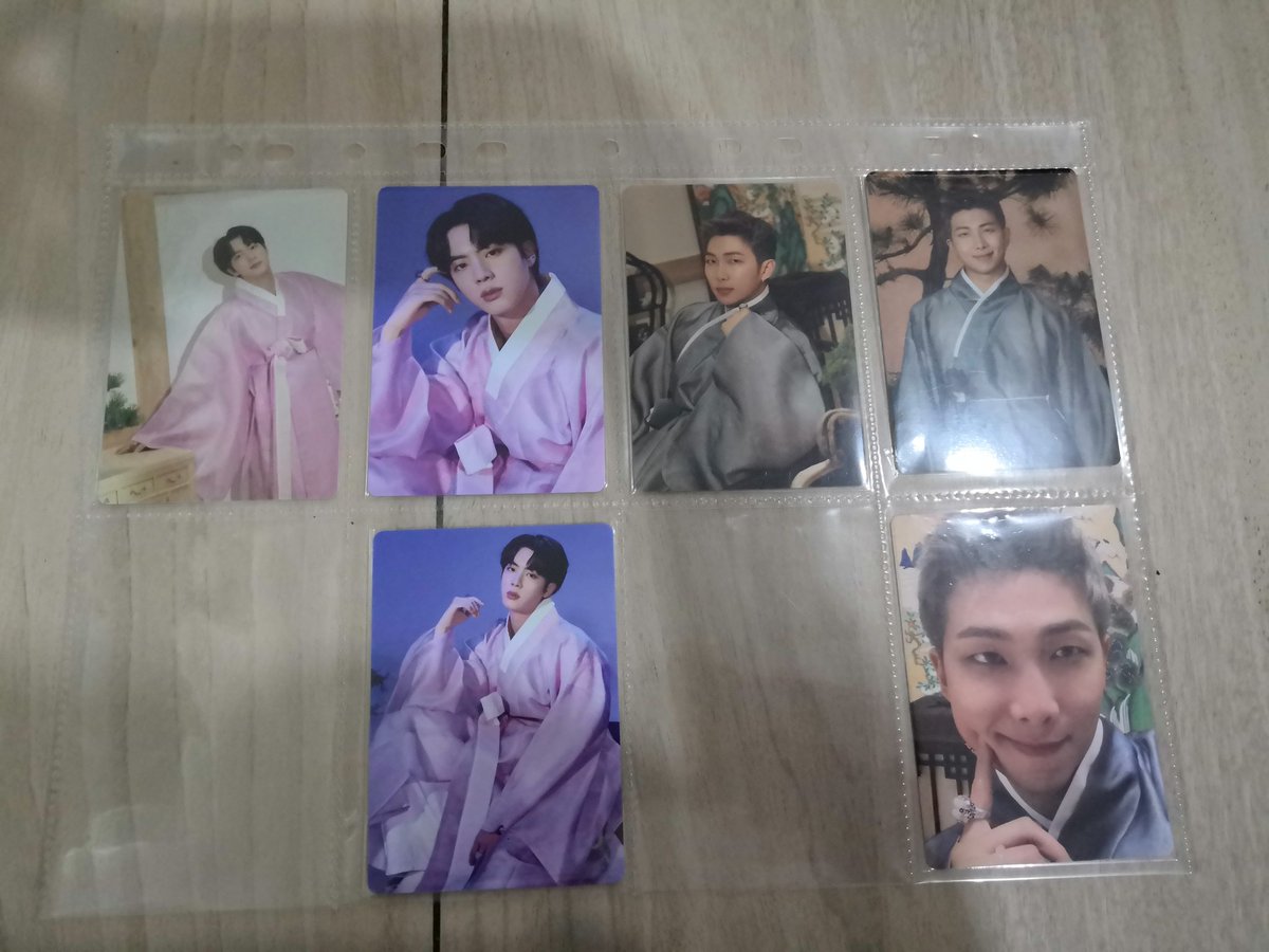 kho_chika's tweet photo. WTS ‼️
Merch Sales Part 3 (all item below Original Price)

Dalmajung pc
Maknae line 1 ea X Hyung line 1ea RM35
Maknae line 1 ea RM22
Hyung line 1 ea RM17

BE note book RM15 ea

#pasarBTS @BTStrading_MY @pasarBTS @BTSMarketMY https://t.co/CGLFxIkyhY
