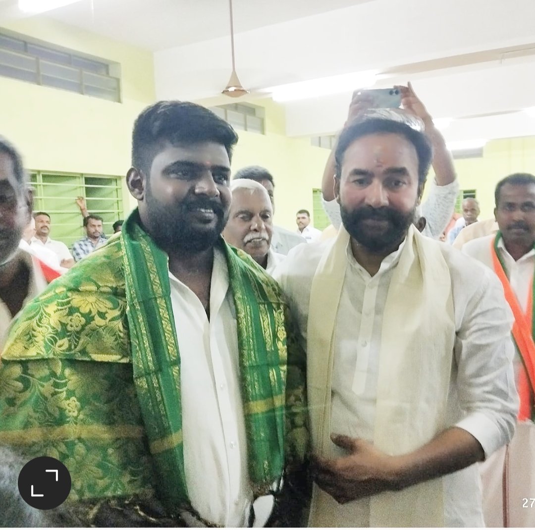 divya_pradeep87's tweet photo. மதிப்பிற்குரிய மத்திய சுற்றுலா மற்றும் கலாச்சார துறை அமைச்சர் திரு கிஷன் ரெட்டி அவர்களை வரவேற்ற நிகழ்வு.💥

#palladamsouth #panikkampattibjp #KishanReddyGangapuram https://t.co/ORzQGTE26D