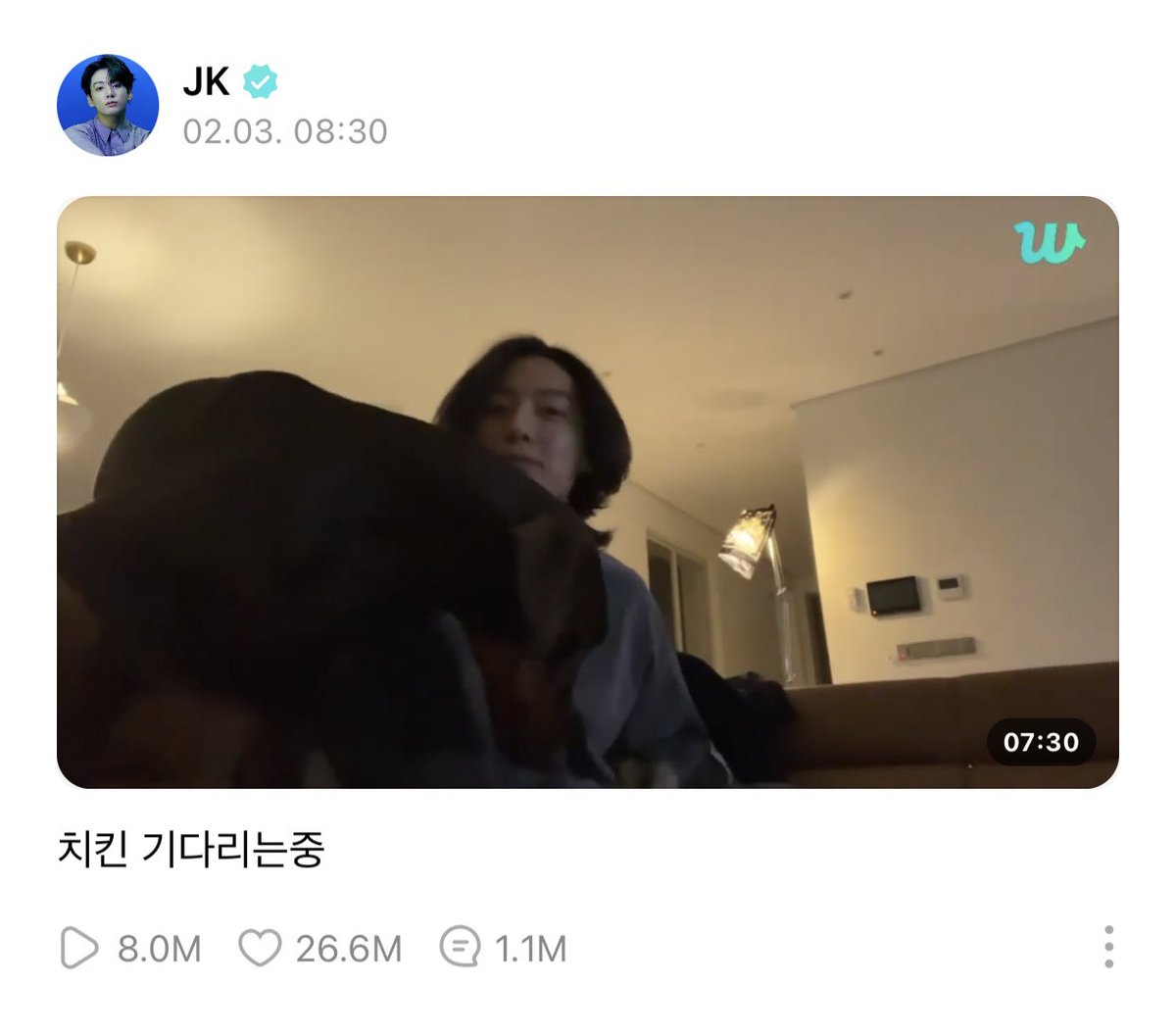mrlindokim's tweet photo. ESTAMOS DE ACUERDO QUE FEBRERO ES EL MEJOR MES POR LA CANTIDAD DE LIVES QUE TUVIMOS DE JEON JUNGKOOK 😭 https://t.co/mJCSLfoiP7