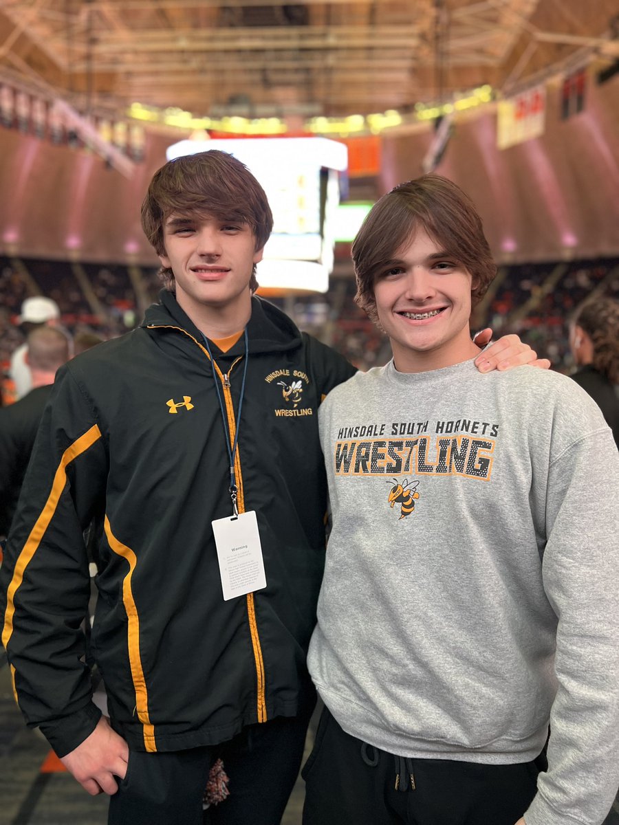 AlecMiller24's tweet photo. Another great experience competing in the IHSA State Wrestling Meet. Only going to get bigger and stronger from here! @chad_kristie @TopPreps @TAProfileAPP #statewrestling #southpride #hornets #2xqualifier https://t.co/C23a9lBkBA
