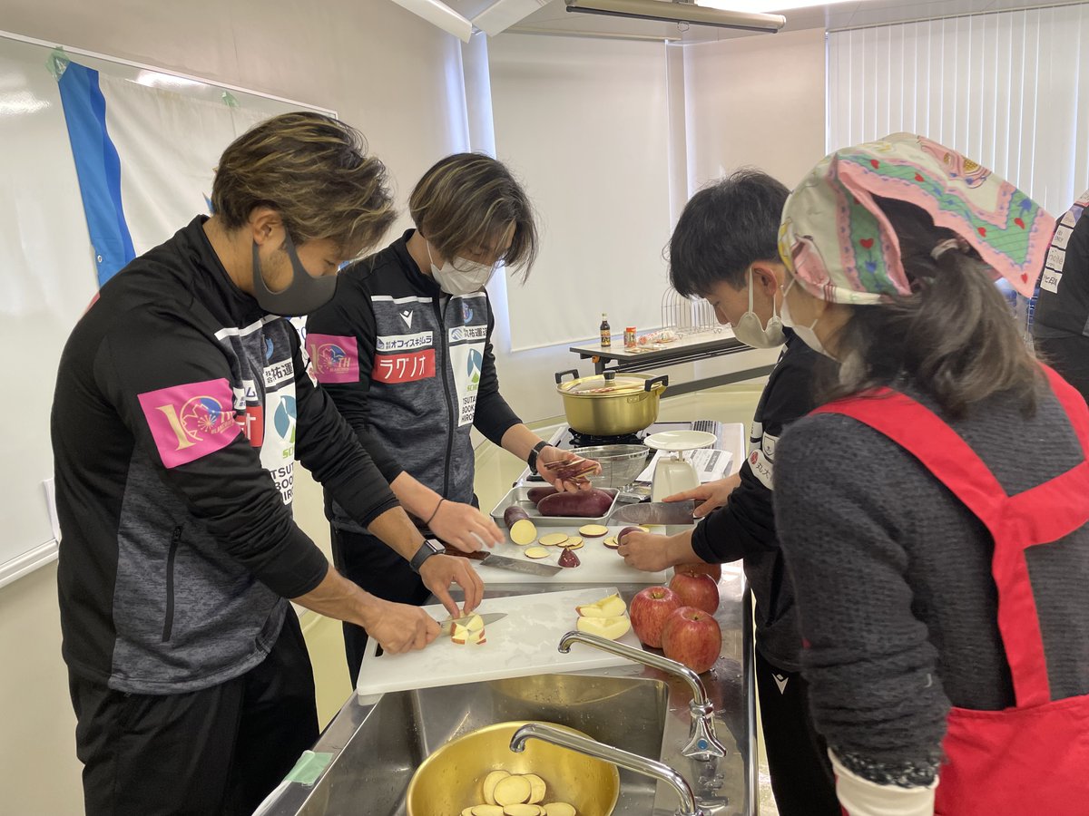 Blancdieu_Hiro's tweet photo. 青森県主催「アスリート向けの果物食べようセミナー」 2回目 参���のご報告っふぇ！①
https://t.co/Djr7xDwrFK

#ブランデュー
#青森県 #青森りんご https://t.co/HPqzjuHb6H