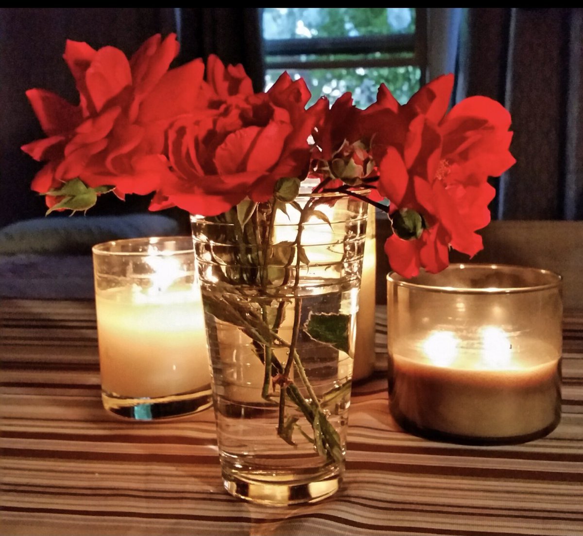 🎶 la rose et l'armure 🎶 ~ Antoine Elie

youtu.be/4Ex8Awqzm5s